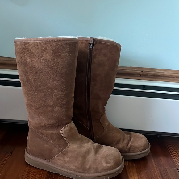 Ugg boots - Picture 1 of 3